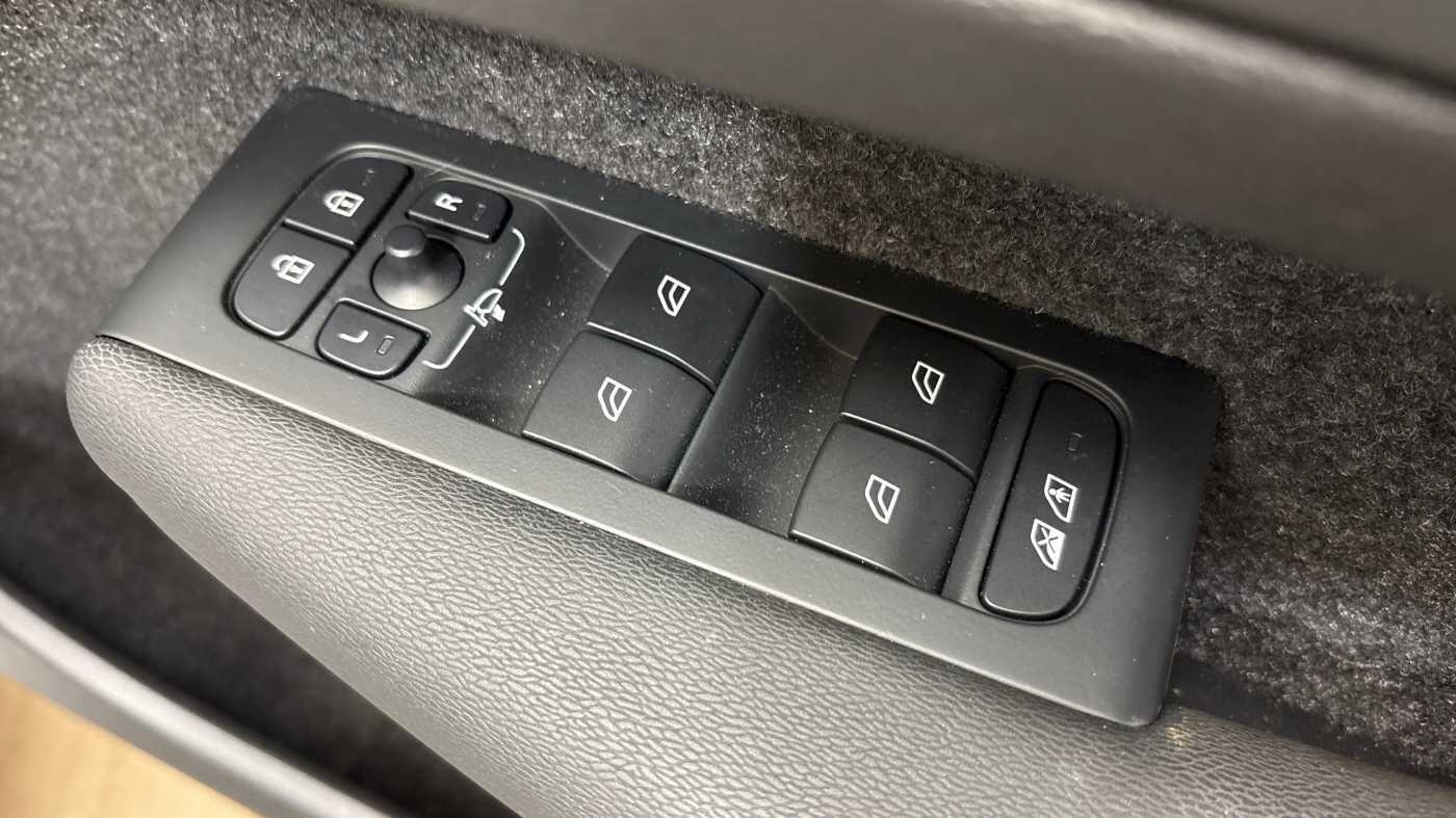 Used Volvo XC40 2024 for sale - 76753196: Photo 17