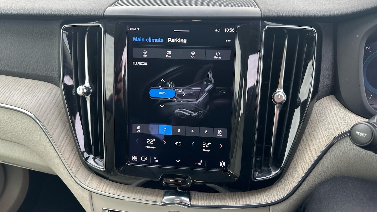 Used Volvo XC60 2022 for sale - 77229827: Photo 12