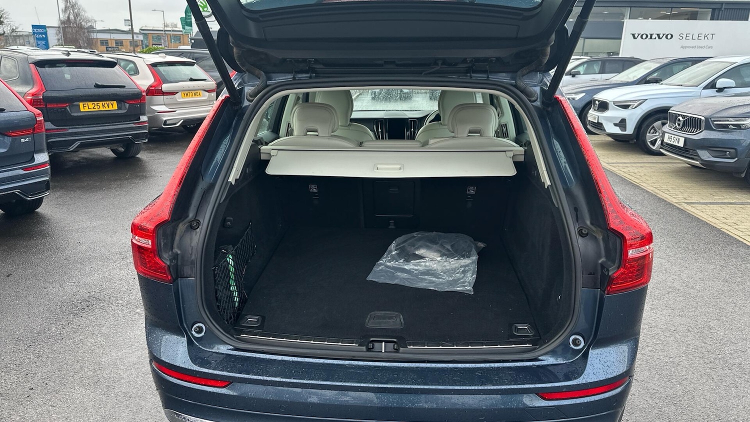 Used Volvo XC60 2022 for sale - 77229827: Photo 13