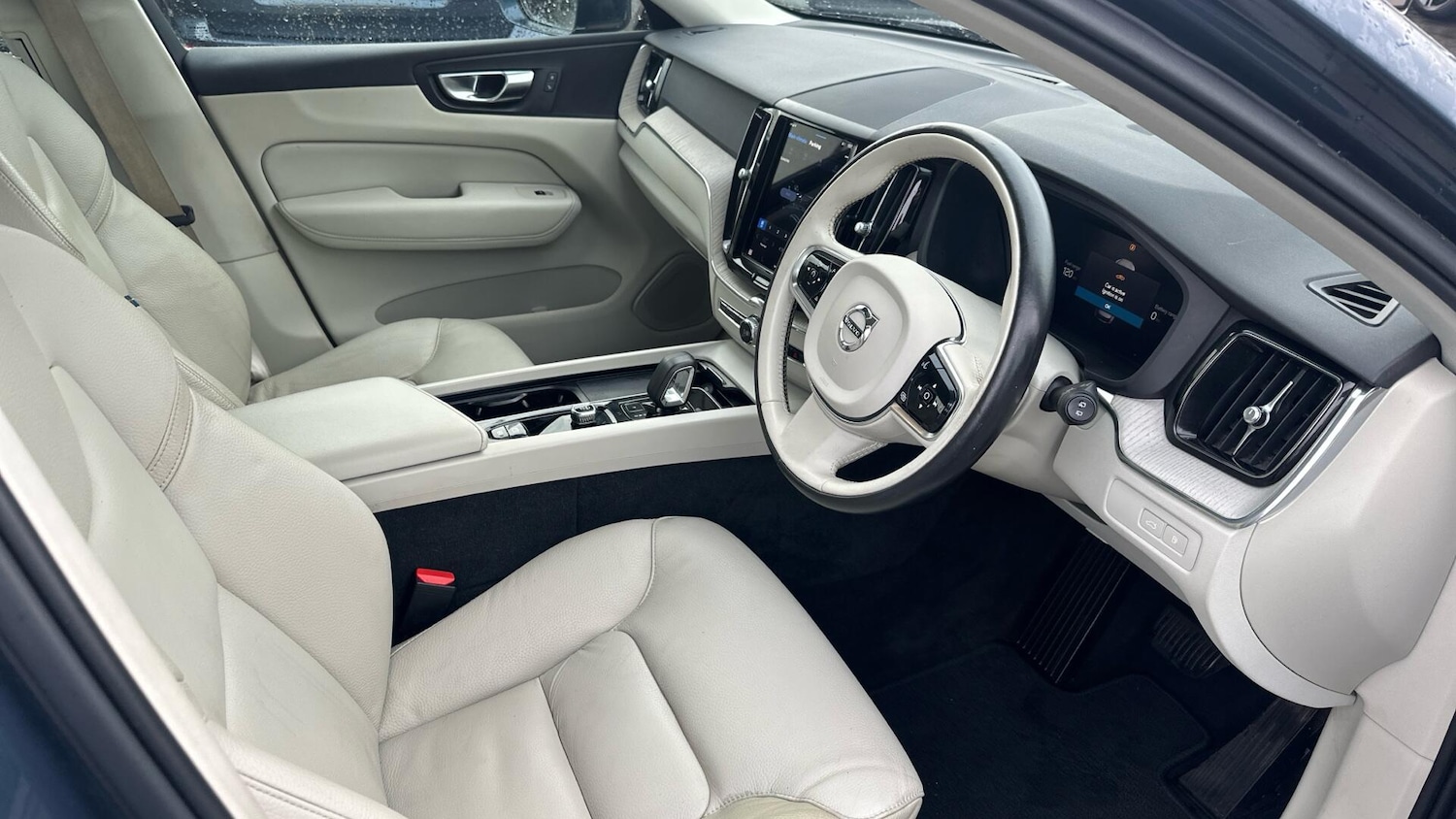 Used Volvo XC60 2022 for sale - 77229827: Photo 4