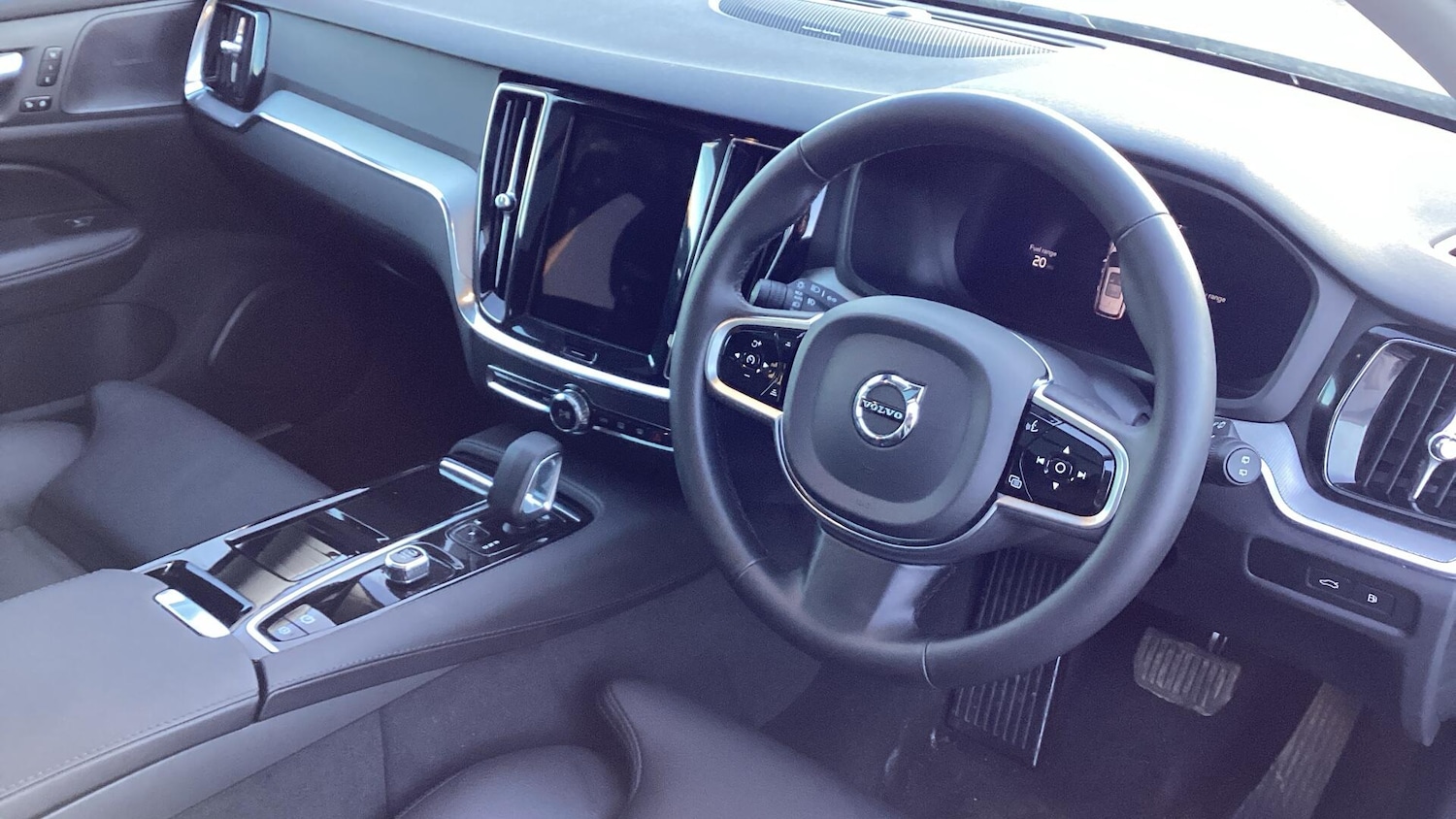 Used Volvo V60 2025 for sale - 77455044: Photo 4