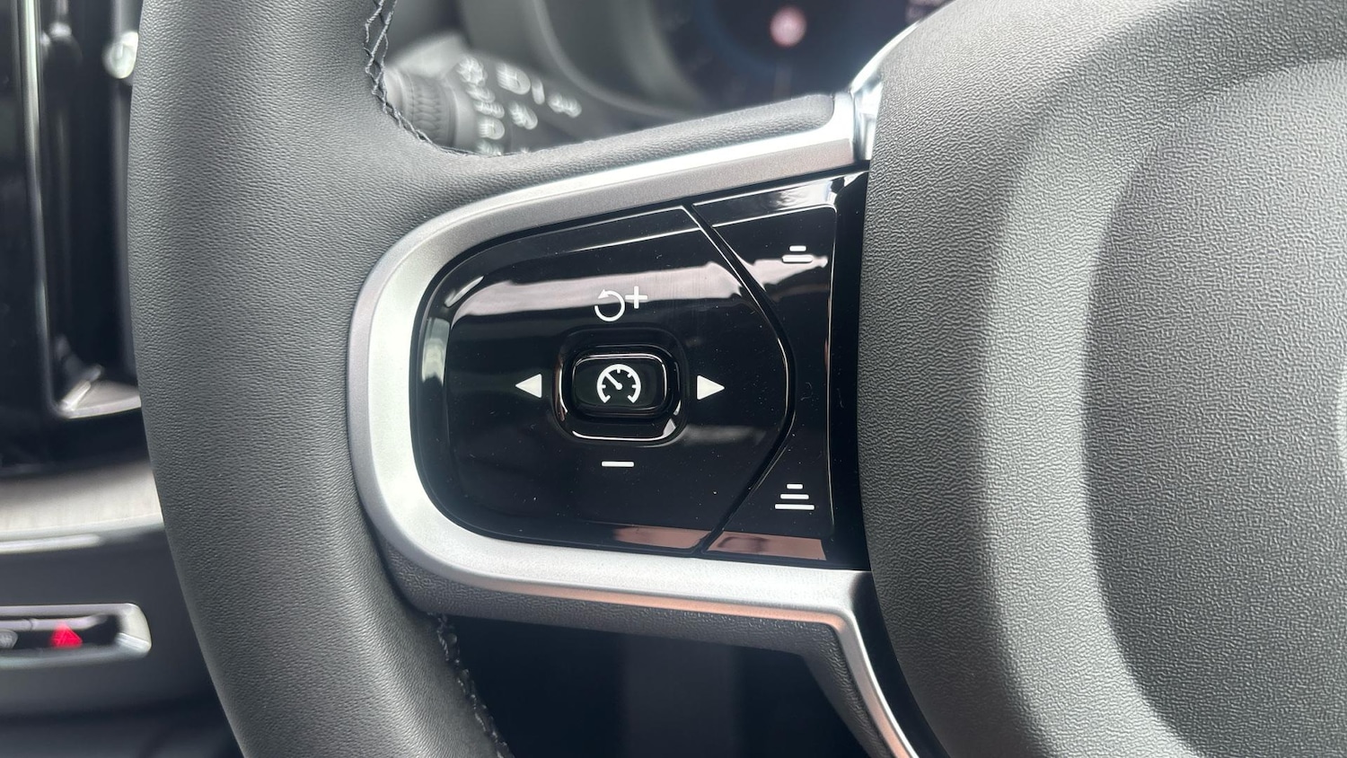 Used Volvo XC60 2025 for sale - 77191222: Photo 19