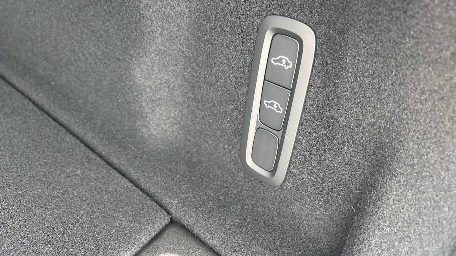 Used Volvo XC60 2025 for sale - 77191222: Photo 36