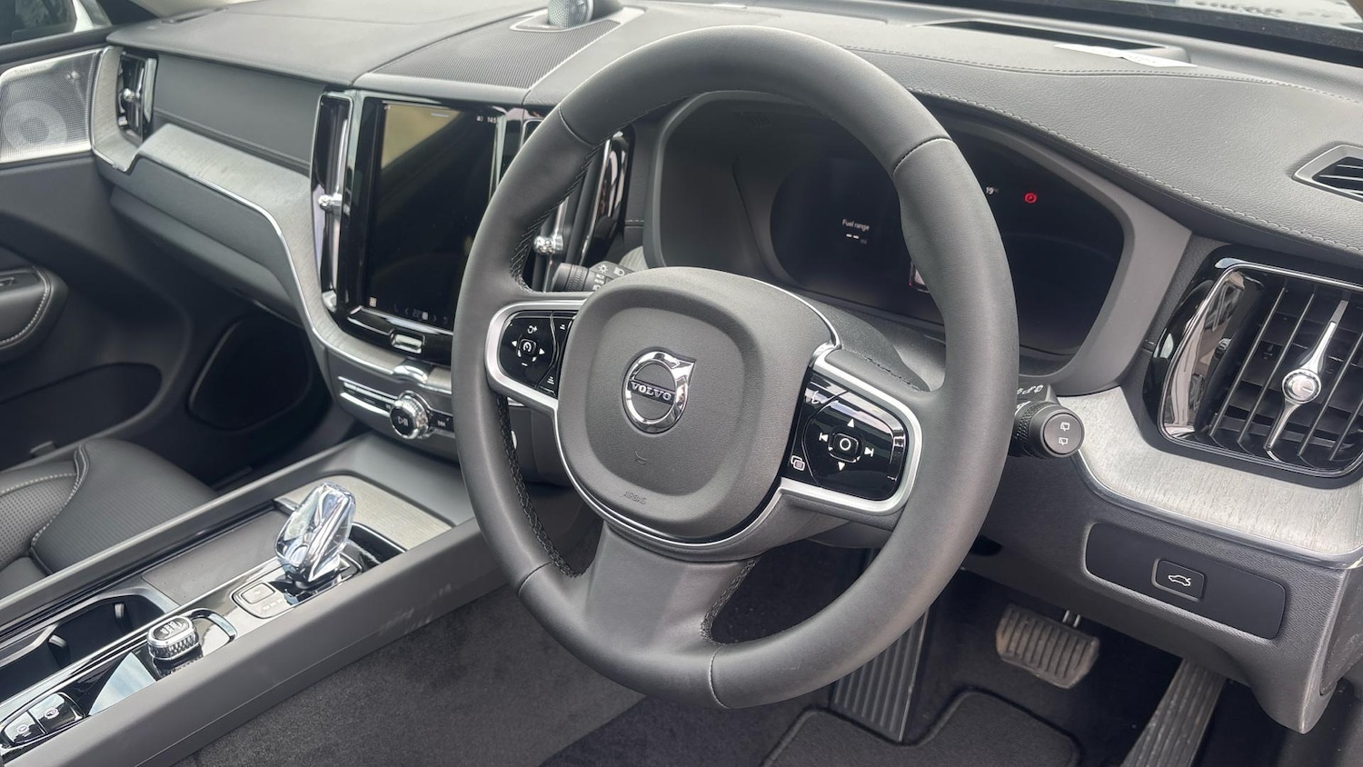 Used Volvo XC60 2025 for sale - 77191222: Photo 4