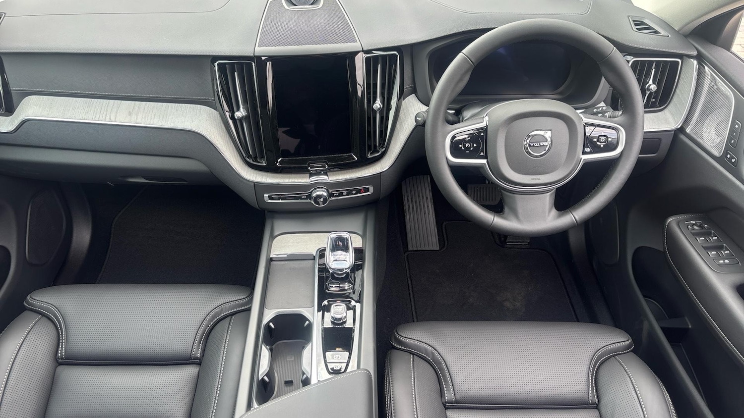 Used Volvo XC60 2025 for sale - 77191222: Photo 5