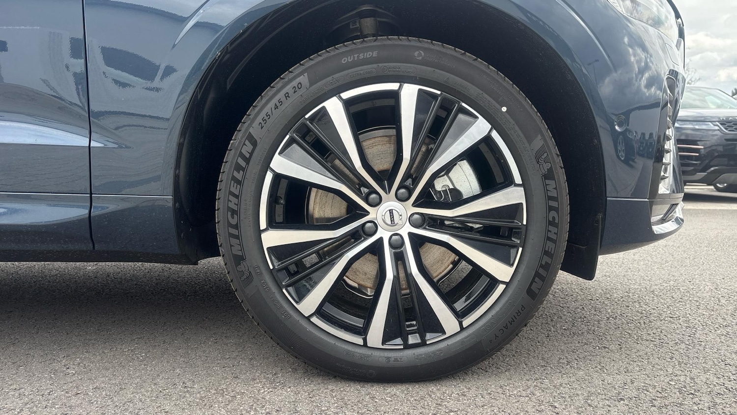 Used Volvo XC60 2025 for sale - 77191222: Photo 9