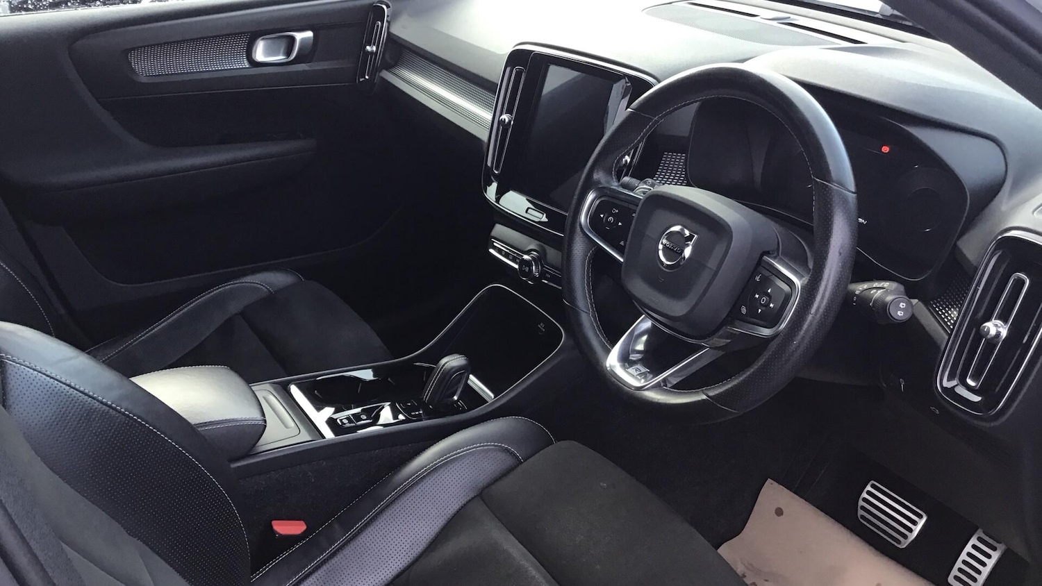 Used Volvo XC40 2019 for sale - 77242845: Photo 4