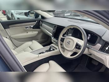 Used Volvo V90 2023 for sale - 79726370: Photo