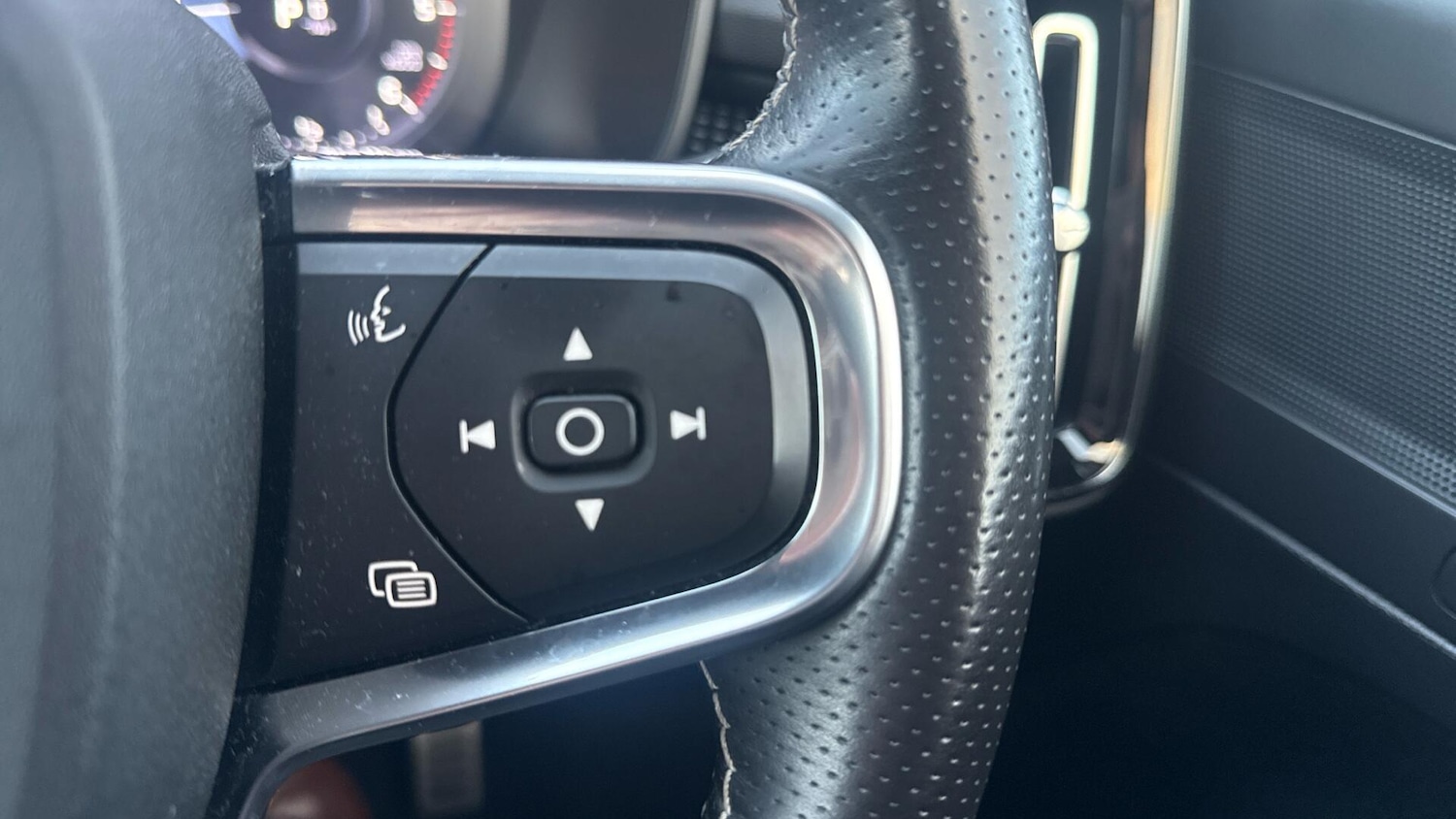 Used Volvo XC40 2020 for sale - 77091239: Photo 25