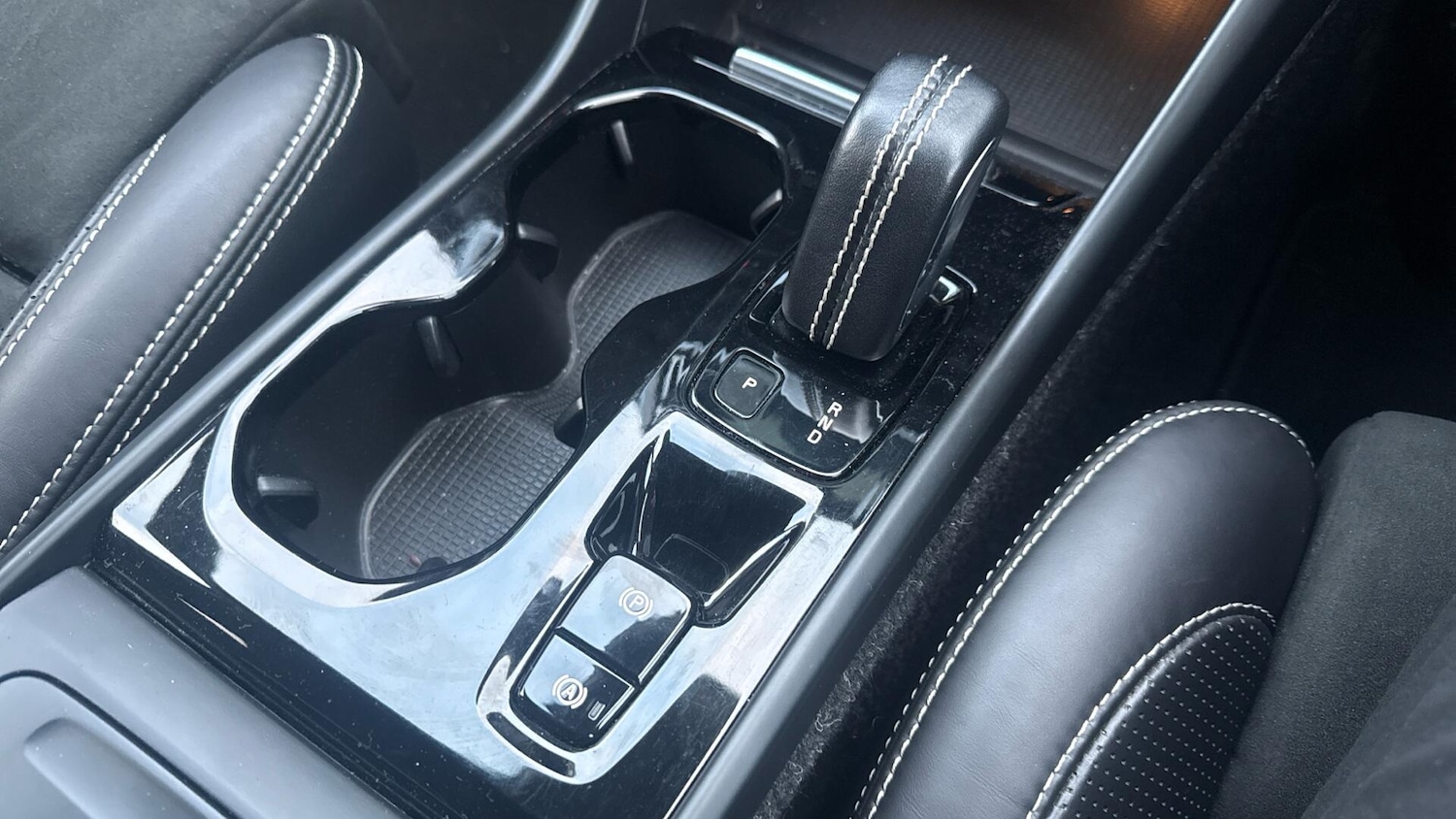 Used Volvo XC40 2020 for sale - 77091239: Photo 28