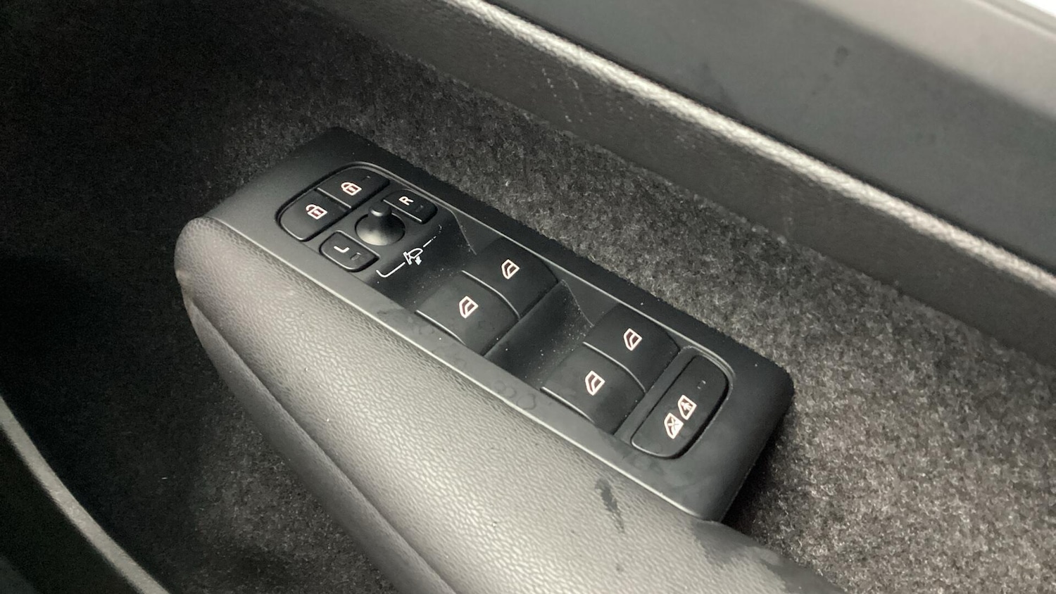 Used Volvo XC40 2023 for sale - 77132023: Photo 22