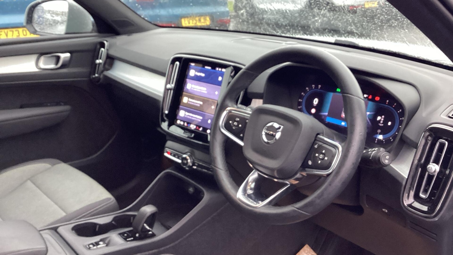 Used Volvo XC40 2023 for sale - 77132023: Photo 4