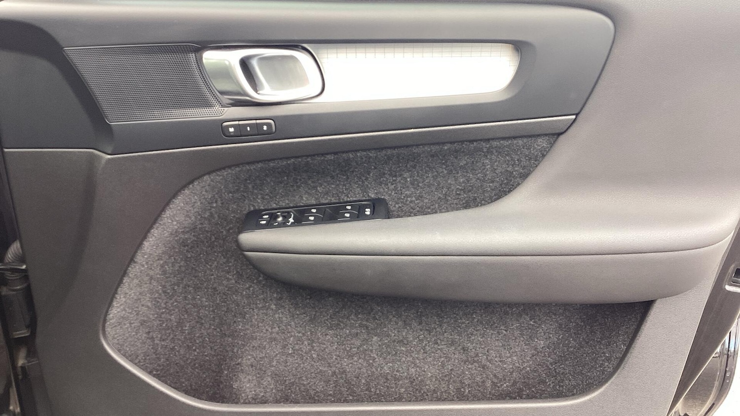 Used Volvo XC40 2023 for sale - 76688772: Photo 25