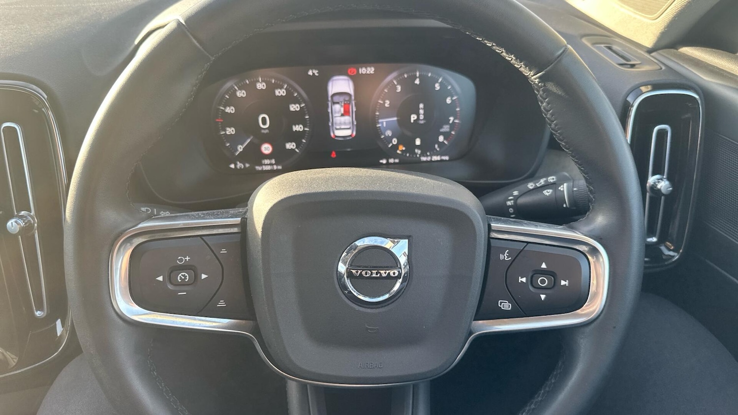 Used Volvo XC40 for sale - 77267103: Photo 11