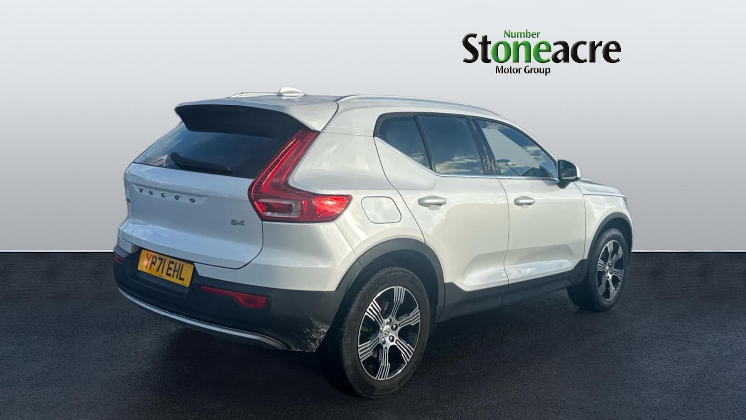 Used Volvo XC40 for sale - 77267103: Photo 2