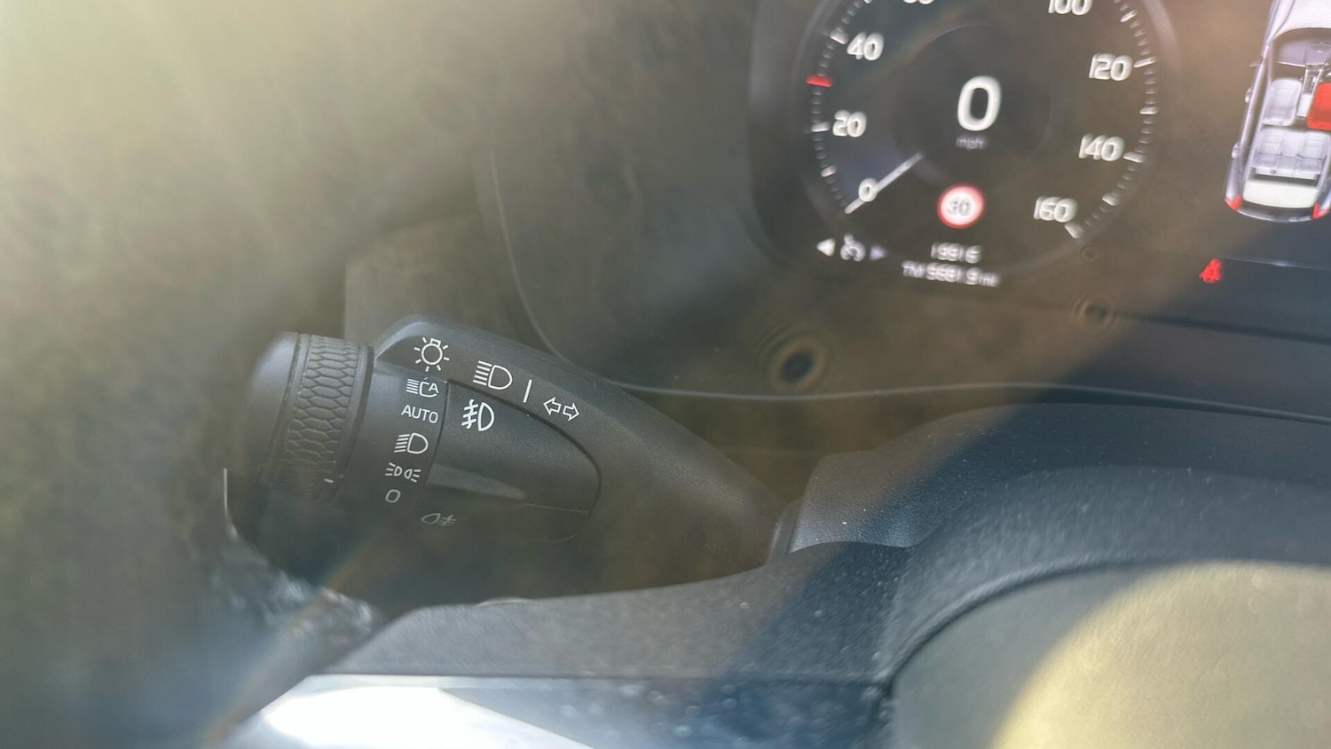 Used Volvo XC40 for sale - 77267103: Photo 21