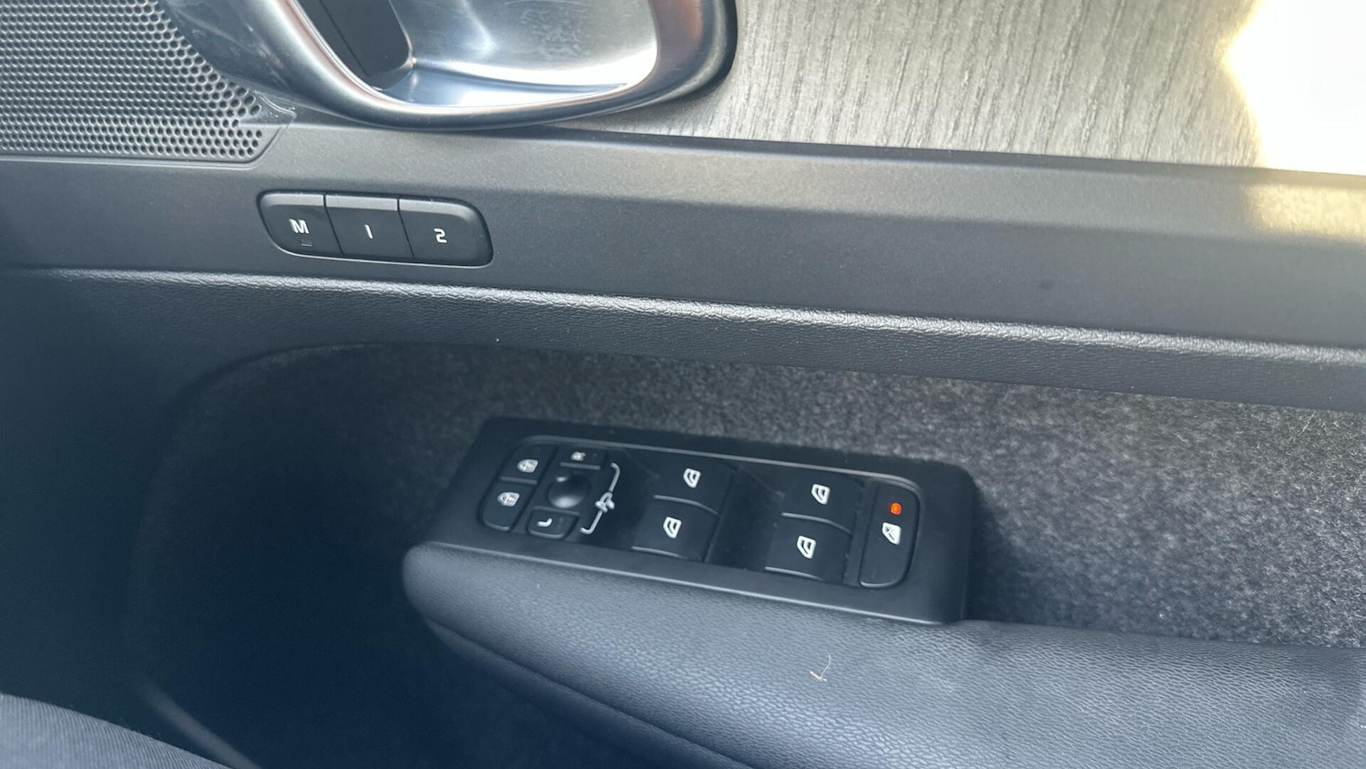 Used Volvo XC40 for sale - 77267103: Photo 23