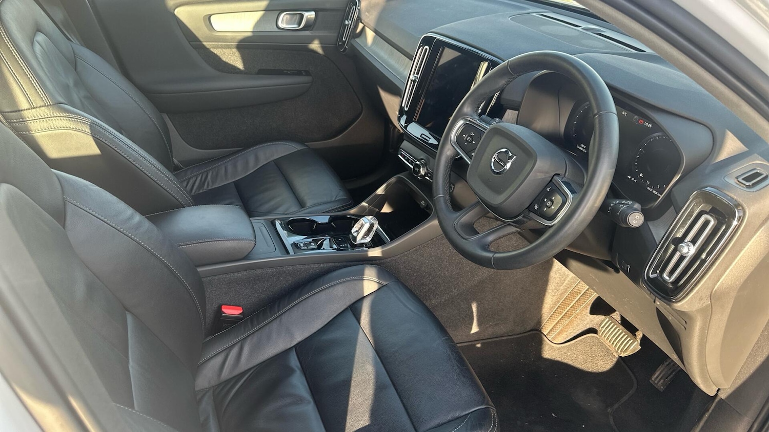 Used Volvo XC40 for sale - 77267103: Photo 4