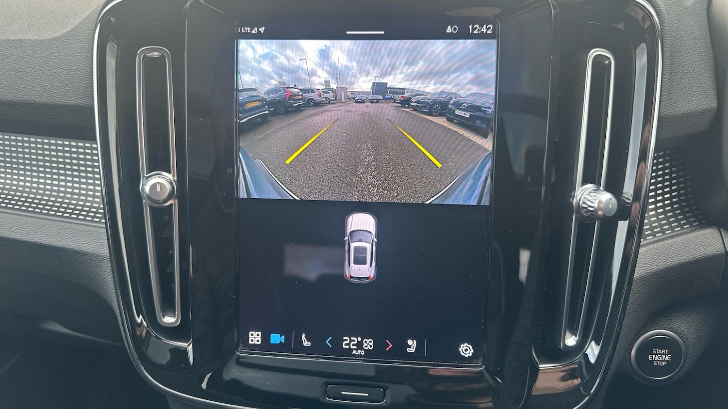 Used Volvo XC40 for sale - 77279961: Photo 24