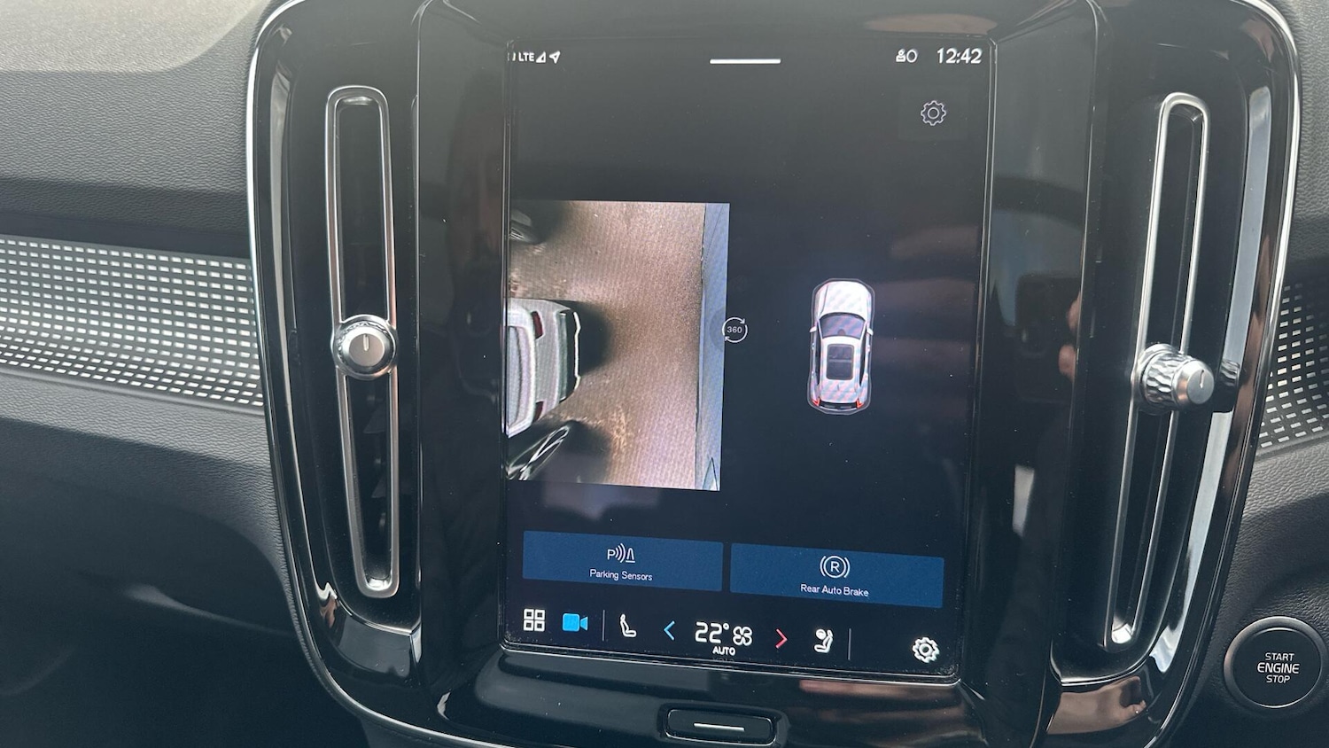 Used Volvo XC40 for sale - 77279961: Photo 25