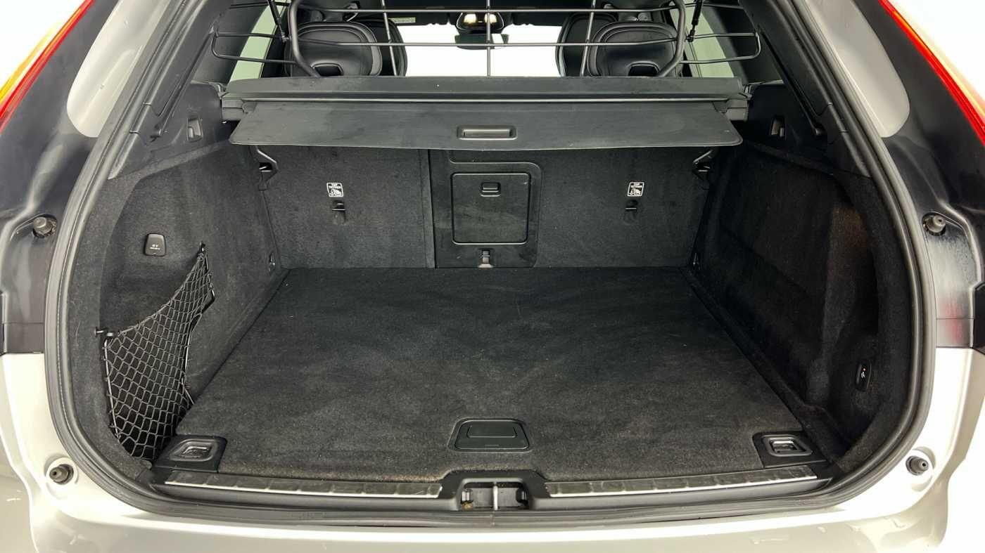 Used Volvo XC60 2021 for sale - 77496910: Photo 5