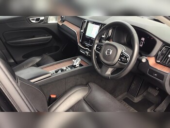 Used Volvo XC60 2024 for sale - 78301392: Photo