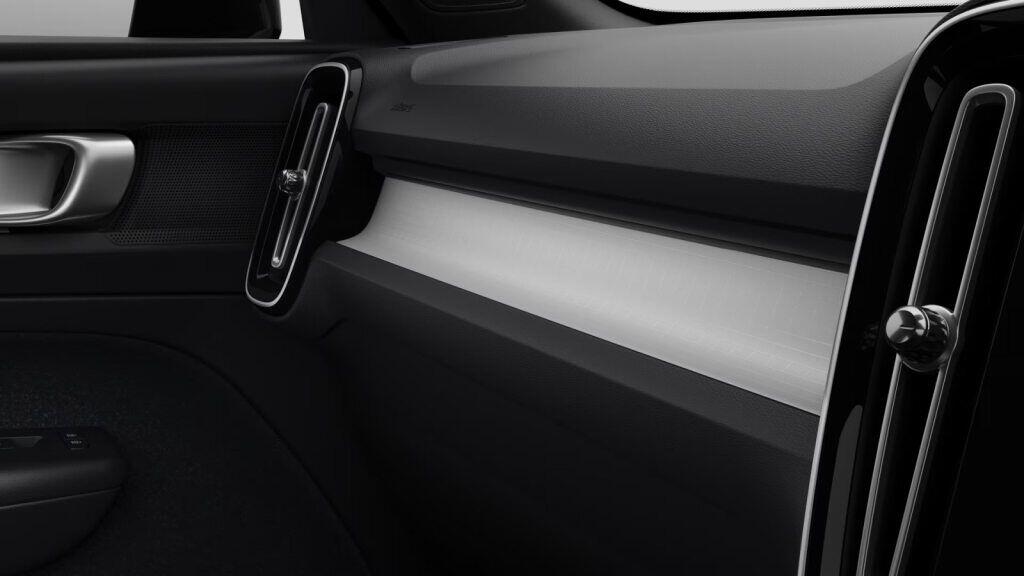 Used Volvo XC40 for sale - 76688610: Photo 4