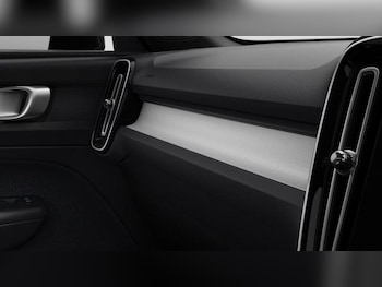 Used Volvo XC40 2025 for sale - 76688610: Photo