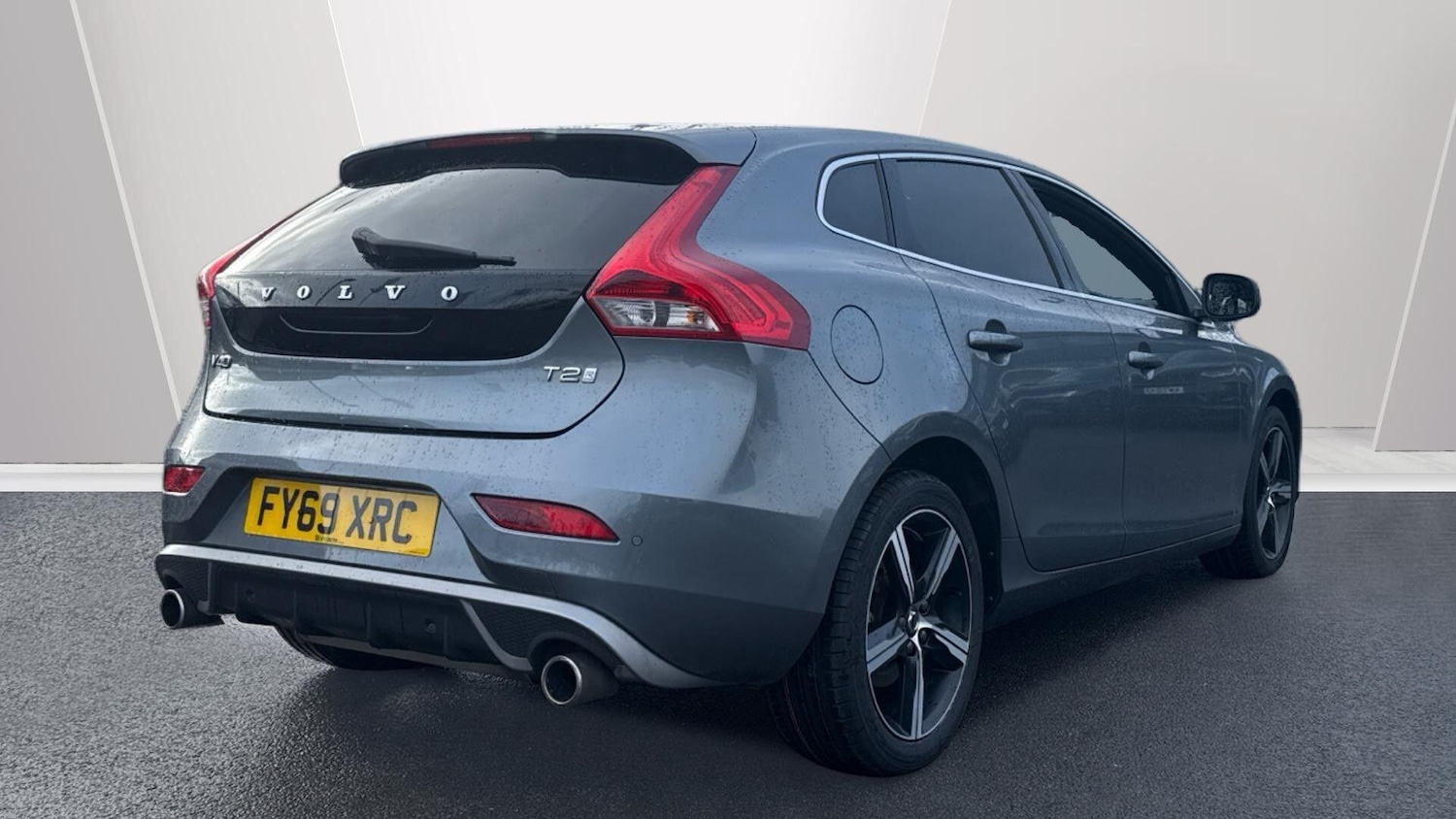 Used Volvo V40 2019 for sale - 77478731: Photo 2