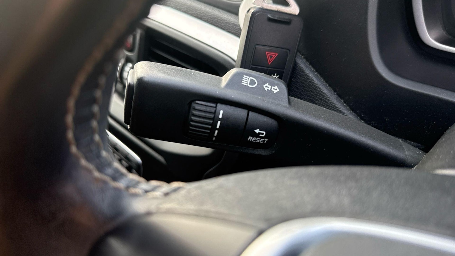 Used Volvo V40 2019 for sale - 77478731: Photo 21