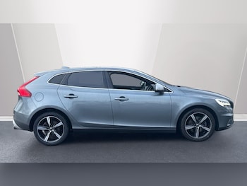 Used Volvo V40 2019 for sale - 77478731: Photo