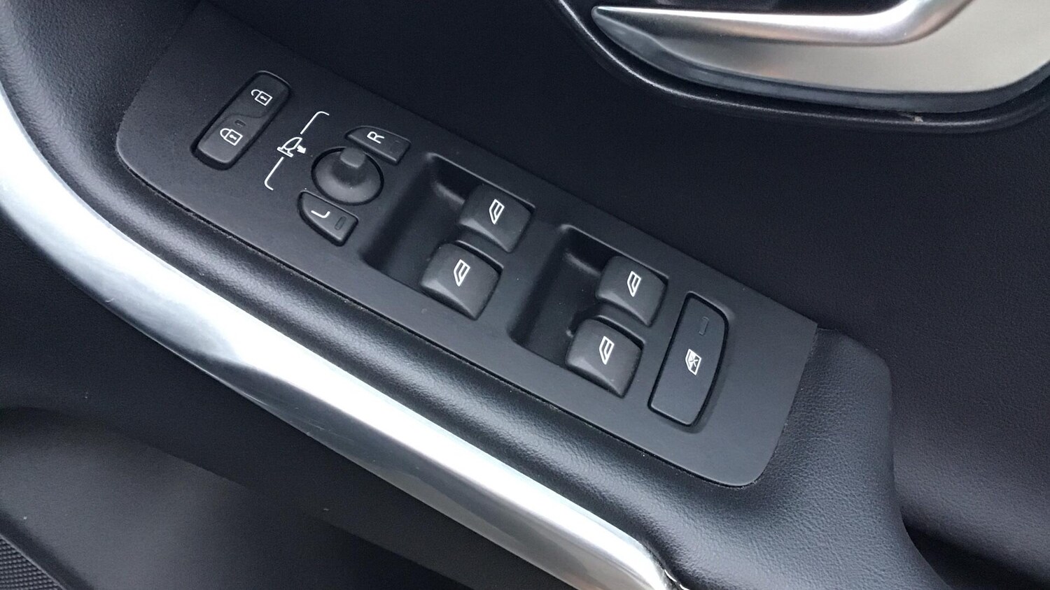 Used Volvo V40 for sale - 77343941: Photo 22