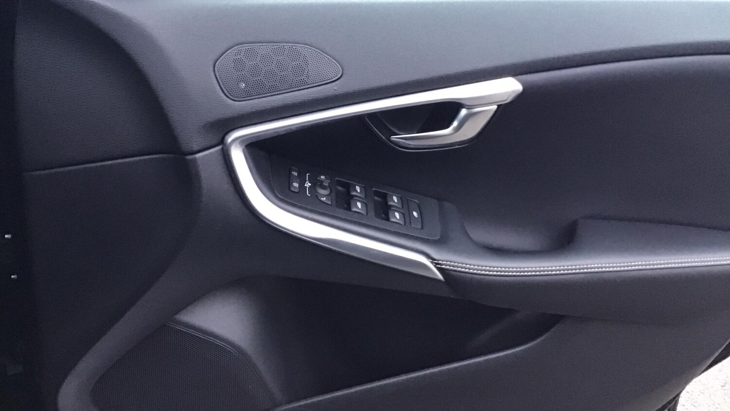 Used Volvo V40 for sale - 77343941: Photo 25