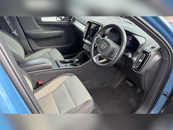 Used Volvo XC40 2023 for sale - 79093428: Photo