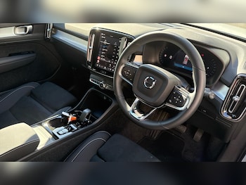Used Volvo XC40 2025 for sale - 78448775: Photo
