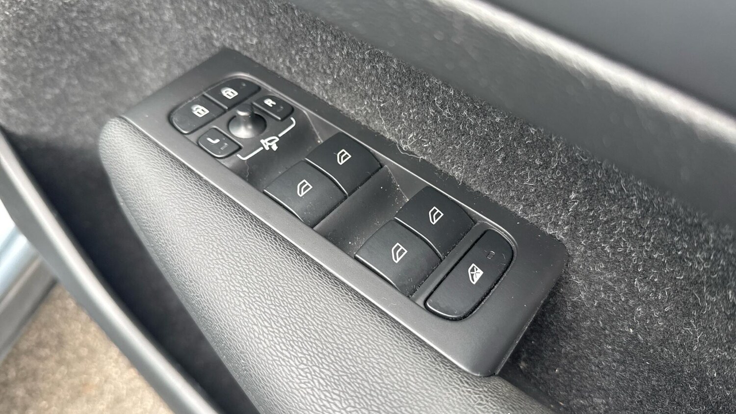 Used Volvo XC40 for sale - 77587067: Photo 22