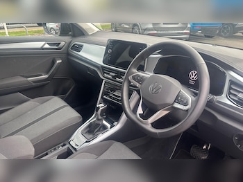 Used Volkswagen T-Roc 2025 for sale - 79093131: Photo