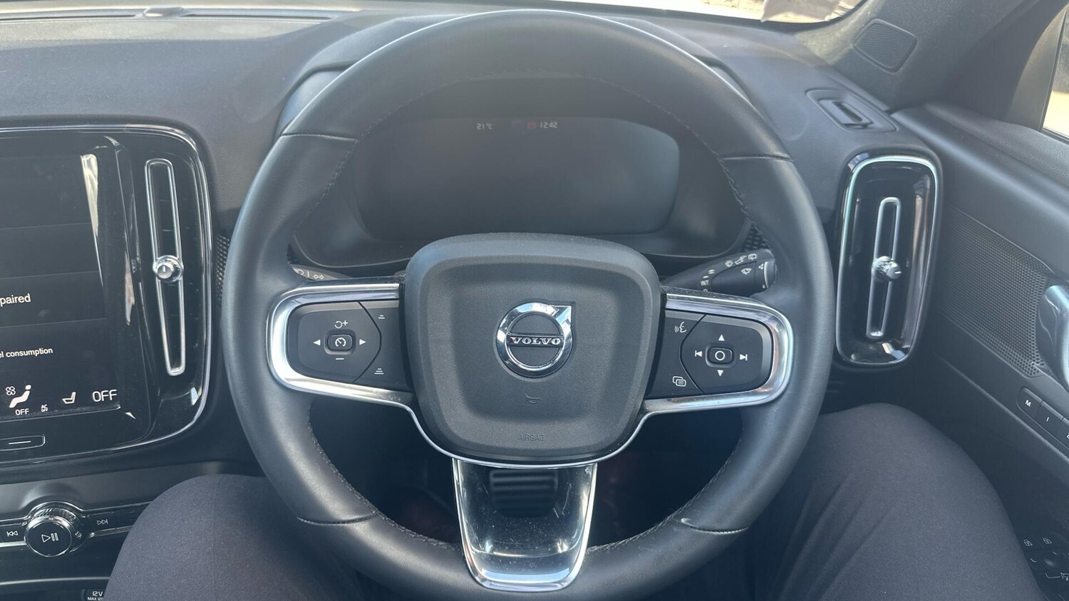 Used Volvo XC40 2021 for sale - 76337910: Photo 10