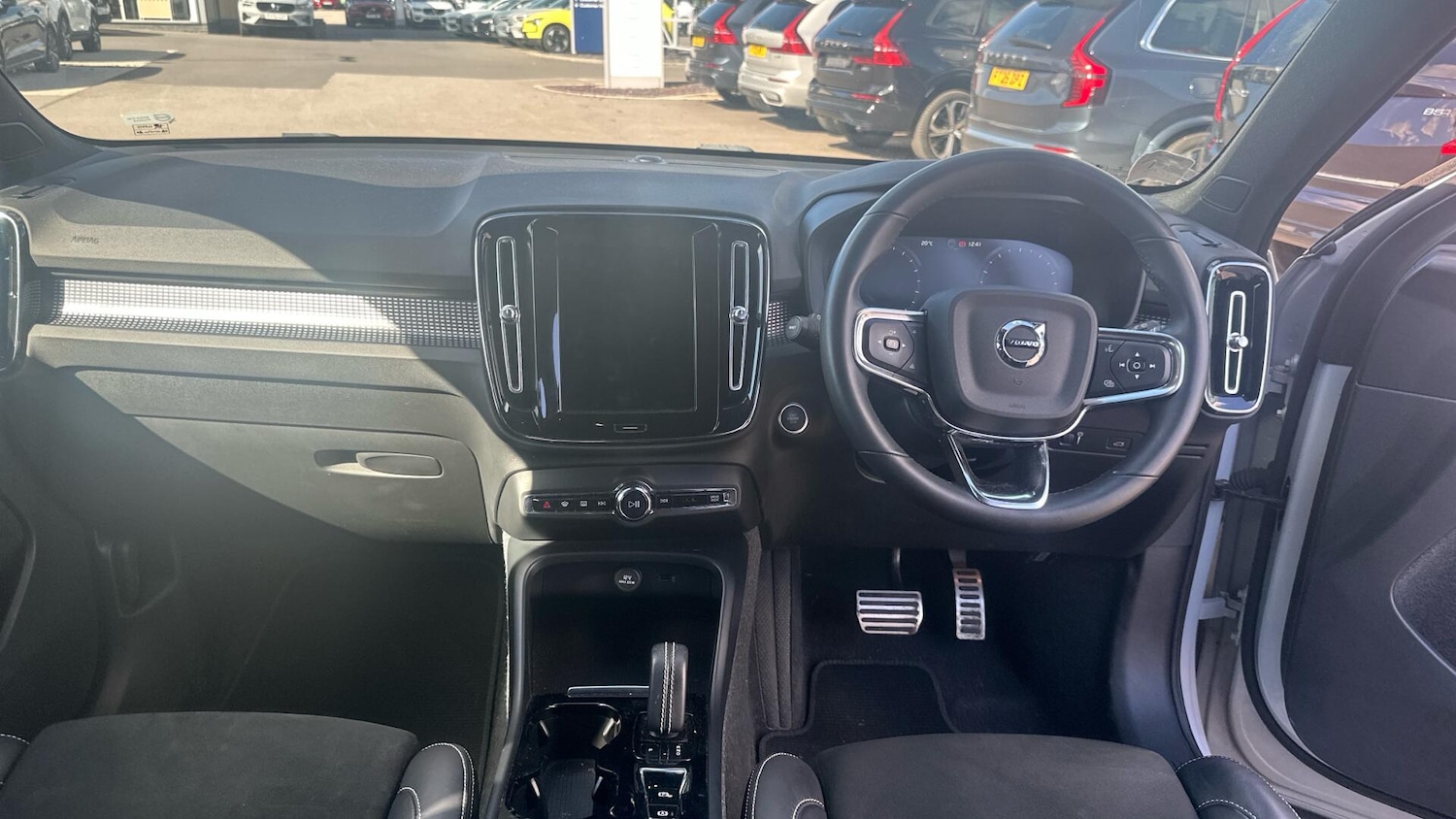 Used Volvo XC40 2021 for sale - 76337910: Photo 5