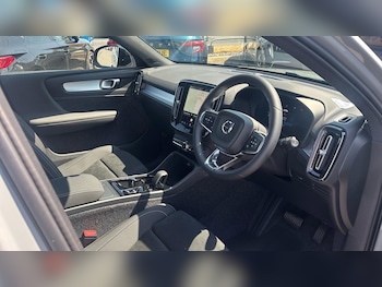 Used Volvo XC40 2026 for sale - 79349038: Photo