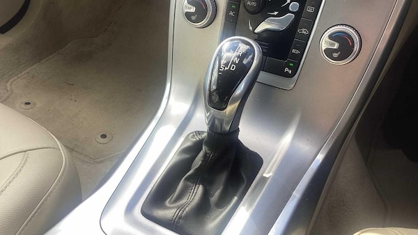 Used Volvo V70 2015 for sale - 76226227: Photo 28