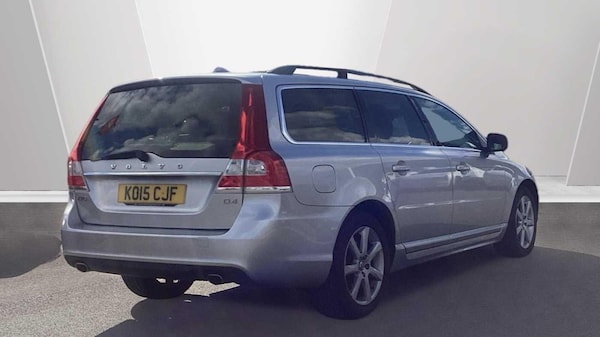 Used Volvo V70 2015 for sale - 76226227: Photo 2