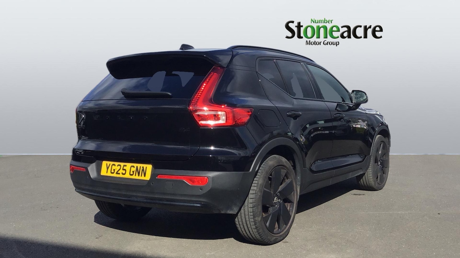 Used Volvo XC40 2025 for sale - 78072936: Photo 2