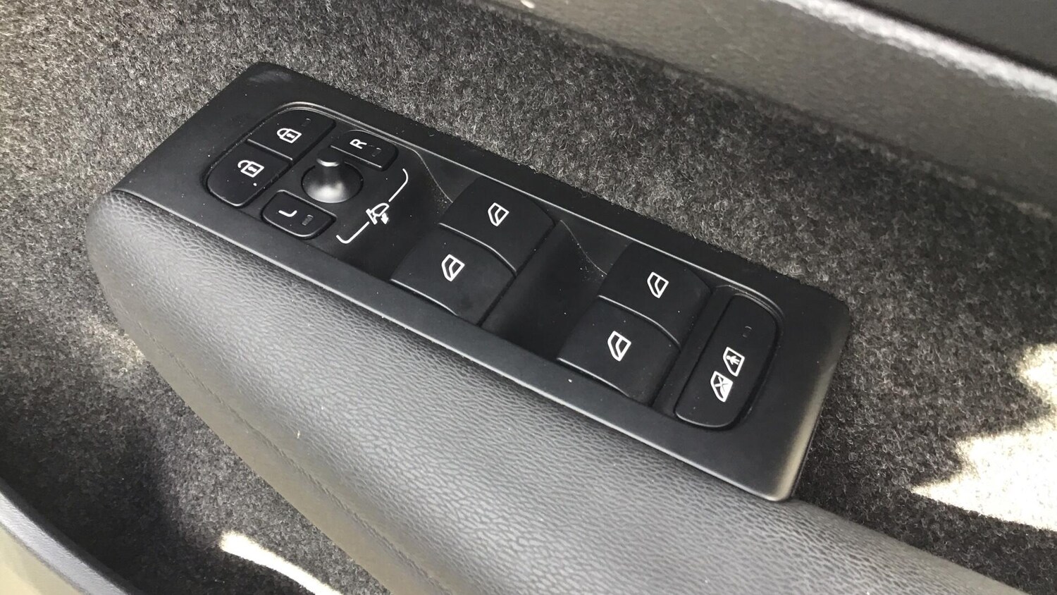 Used Volvo XC40 2025 for sale - 78072936: Photo 22