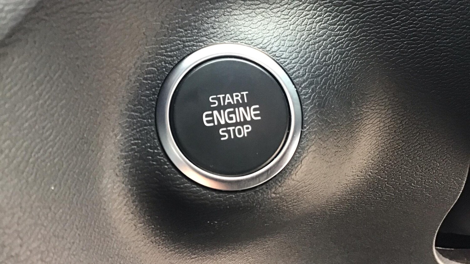 Used Volvo XC40 2025 for sale - 78072936: Photo 25