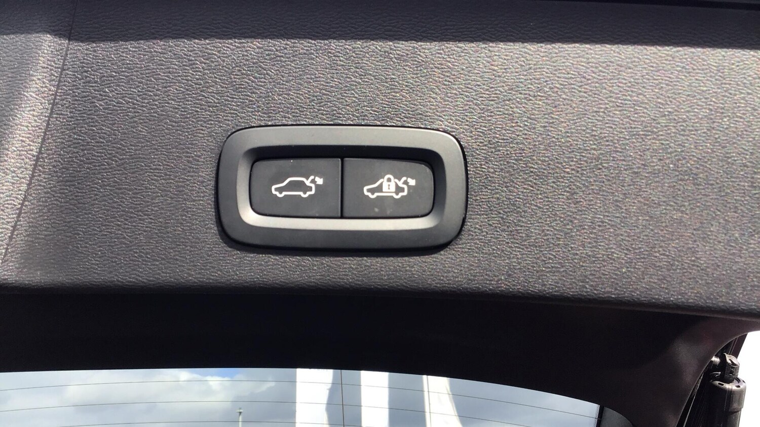 Used Volvo XC40 2025 for sale - 78072936: Photo 31