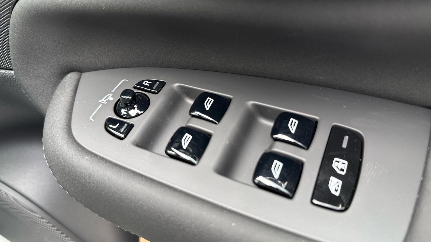 Used Volvo XC90 2026 for sale - 78100509: Photo 16