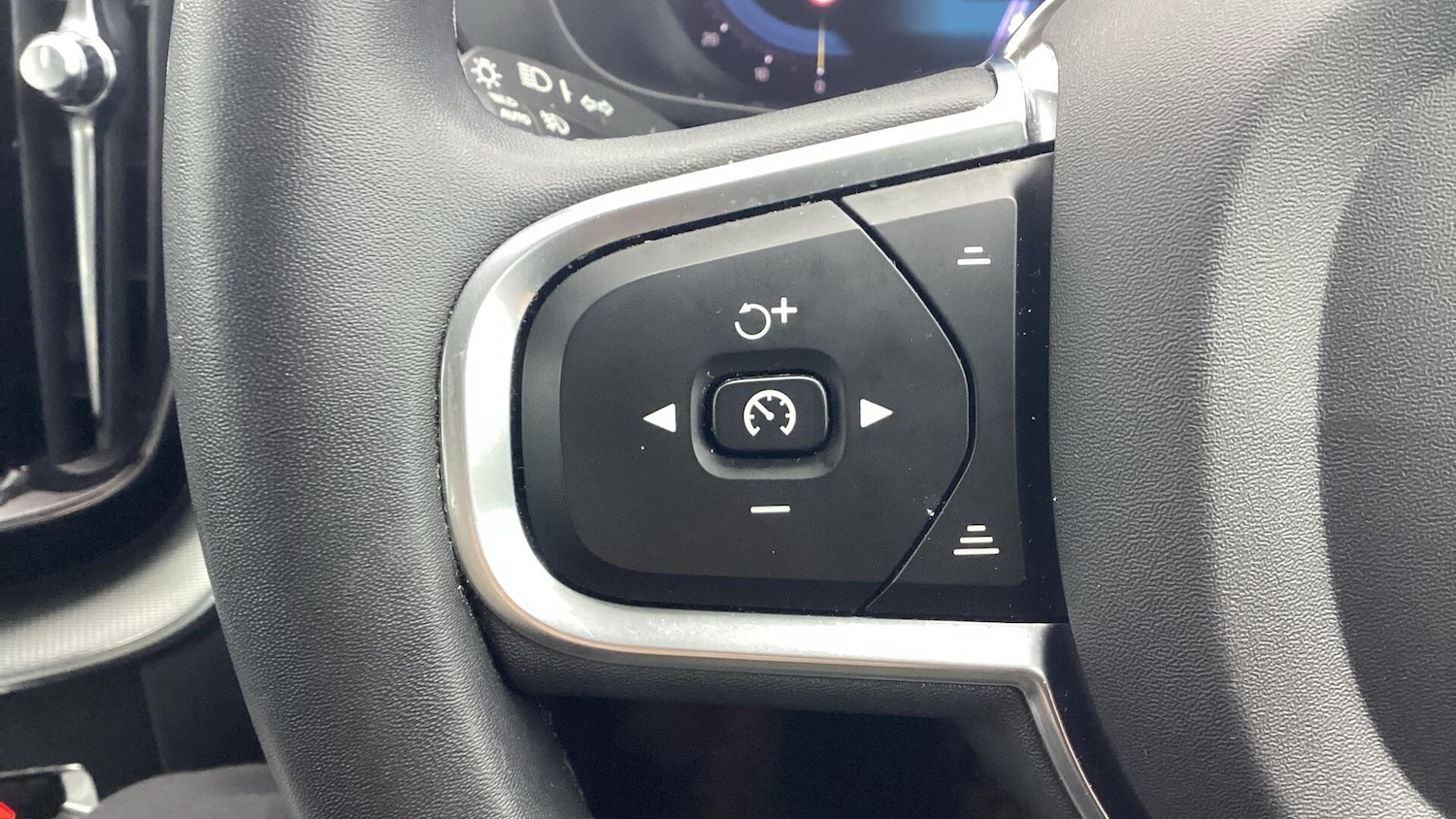 Used Volvo XC60 2022 for sale - 76597079: Photo 19