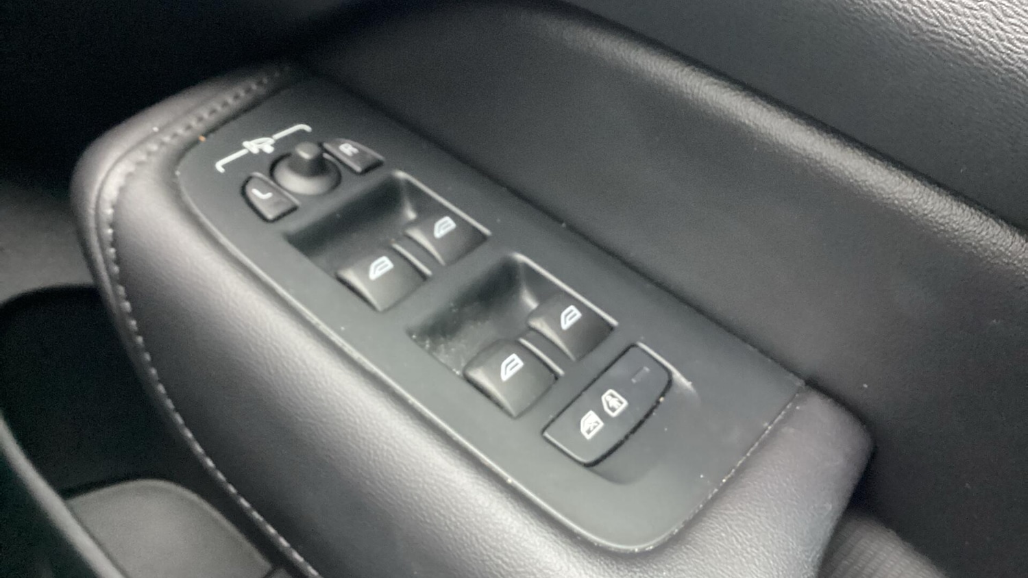 Used Volvo XC60 2022 for sale - 76597079: Photo 22