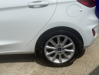 Used Ford Fiesta 2018 for sale - 79321196: Photo